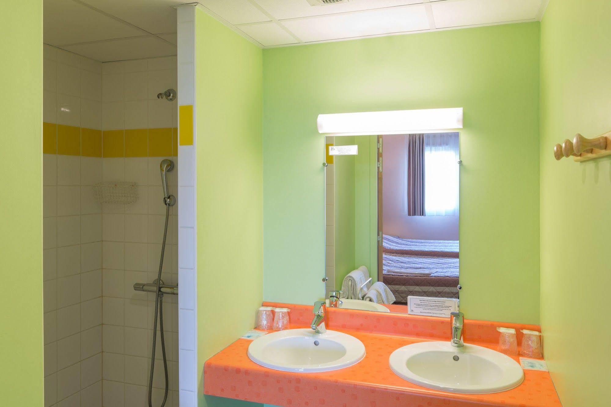 Pressoir Hotel Saint-Calais Екстериор снимка